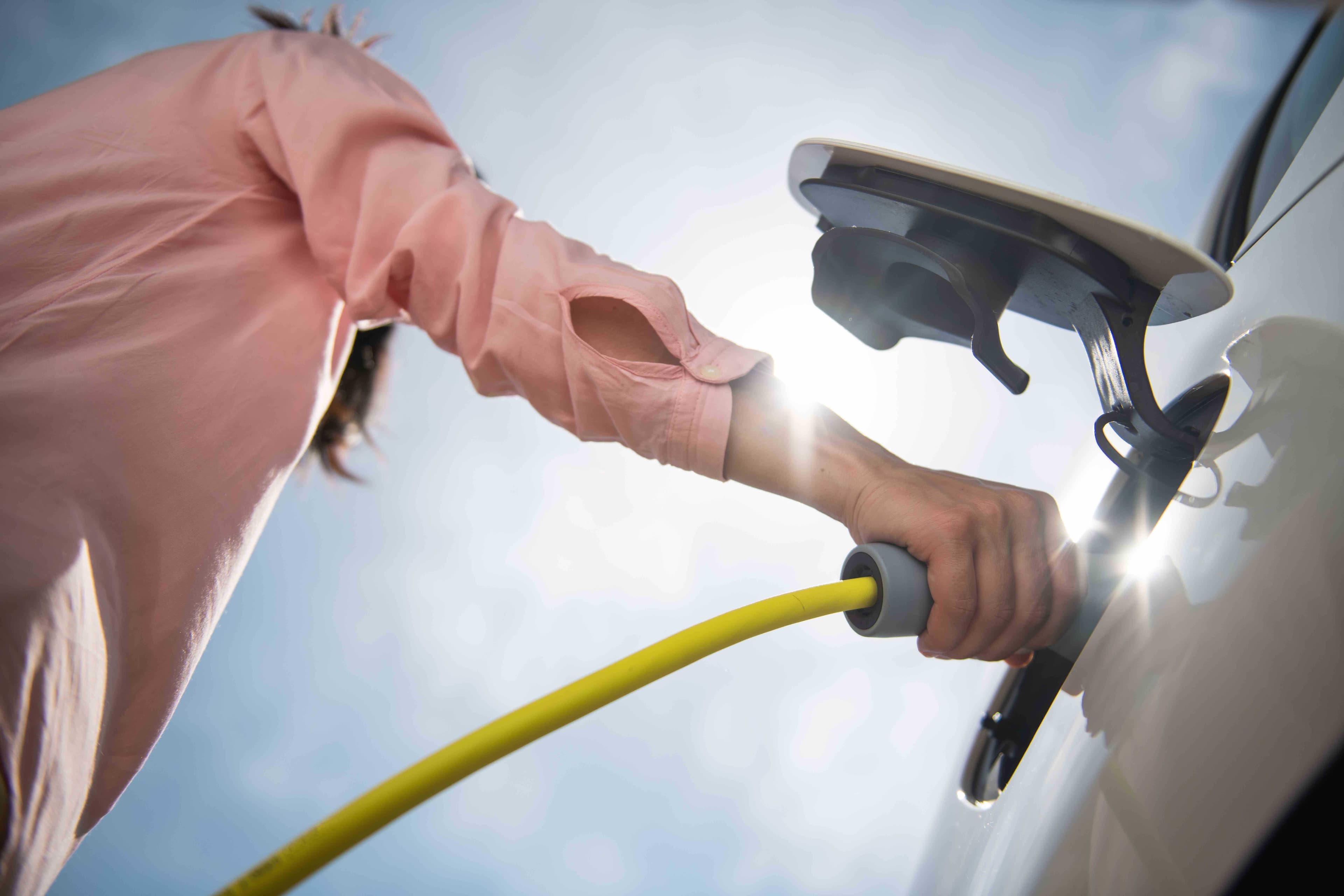 Australian-first plan to install safer, more reliable EV charging on power poles